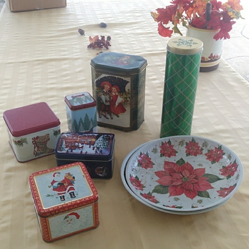 🎄🎅VINTAGE CHRISTMAS TINS * LOT OF 8